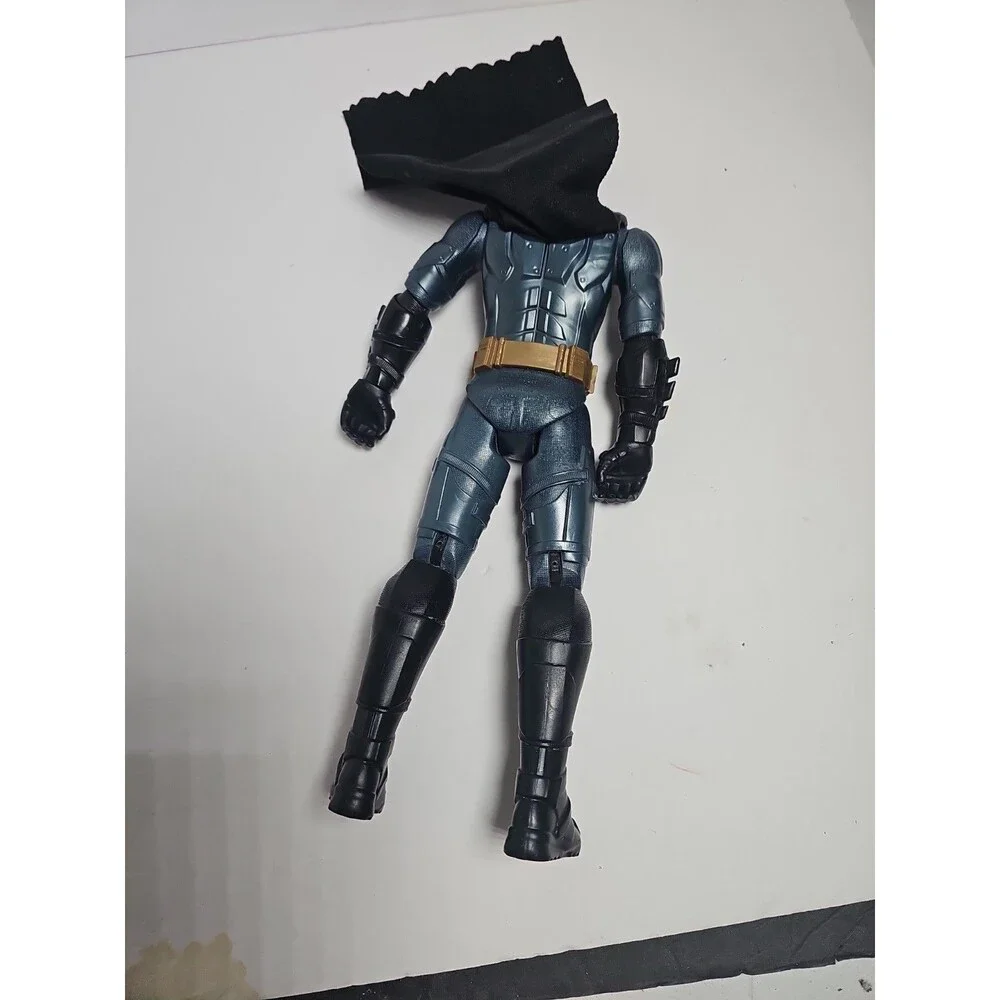 DC Comics 2017 Justice League Batman Armor 12